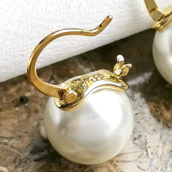 Alicia Bonnie Blanche gold White Pearl Earrings - Picture 5 of 5